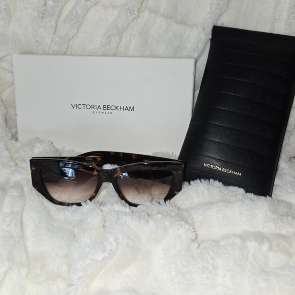 Victoria Beckham Women’s Tortoiseshell Sunglasses - Brown Gradient Lenses